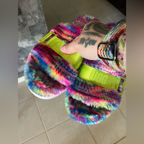 UGG Fuzzy Slippers size 7 - Picture 8 of 12